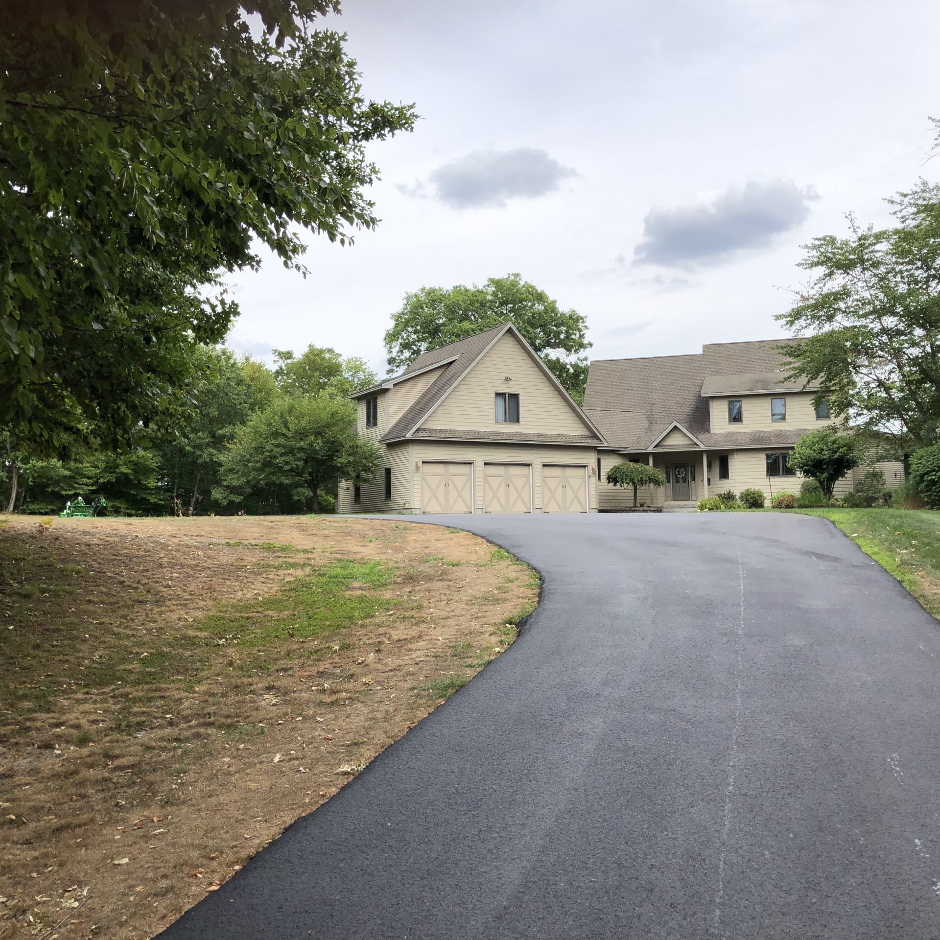 Goffstown, NH 1/4 Mile Long Driveway Paving
